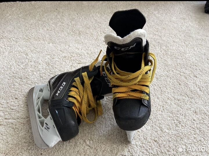 Коньки хоккейные ссм