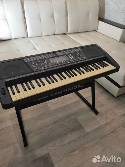 Продаю синтезатор