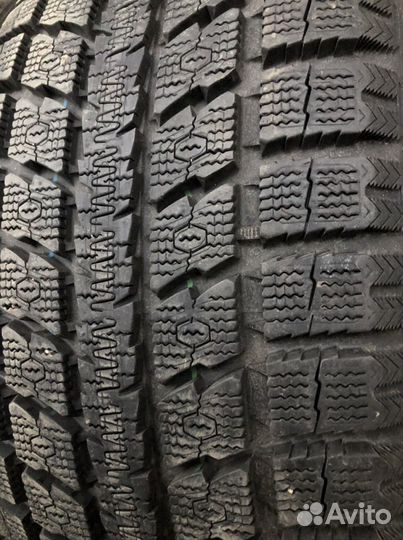 Toyo Observe GSi-5 275/40 R22