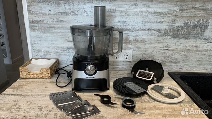 Хонный комбайн Redmond RFP-3904