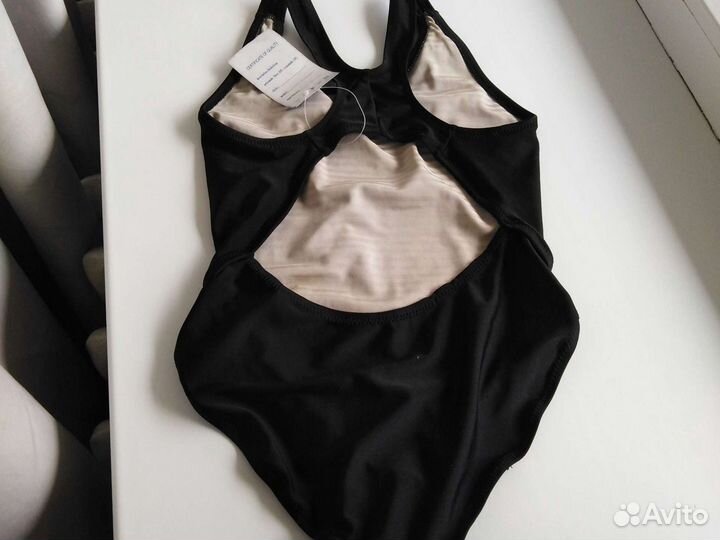 Купальник новый. На 6 лет