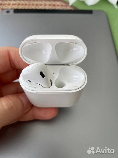 Airpods 2 наушник левый с кейсом оригинал