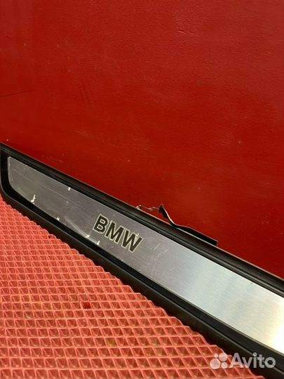 Накладка на порог салона передняя правая Bmw
