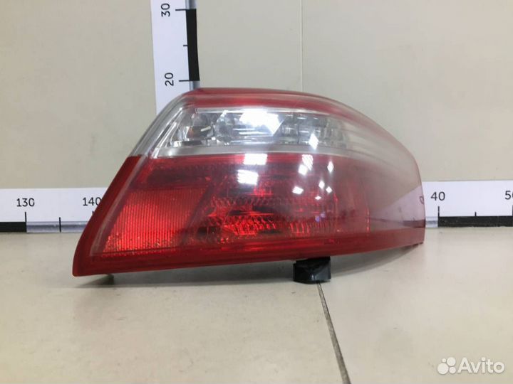 Фонарь задний наружный правый Toyota Camry V40 200