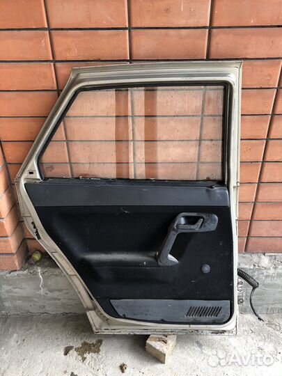 Дверь задняя левая на ваз 2110