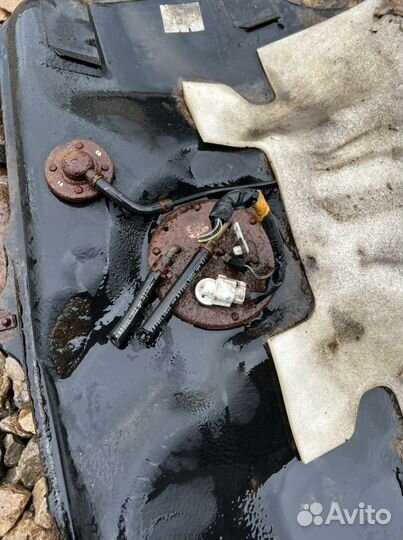 Mazda 323 F бензобак