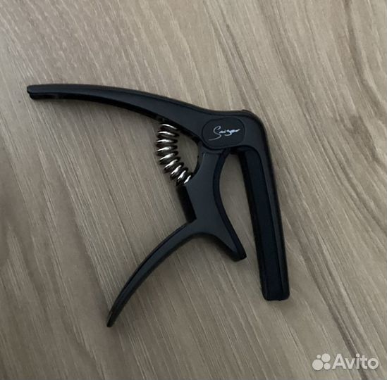 Каподастр для гитары