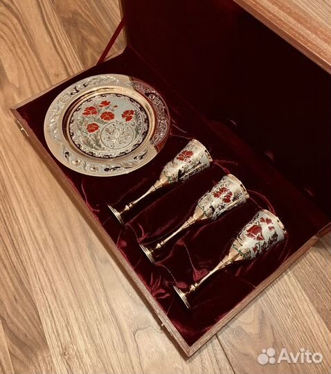 Набор посуды златоуст «Маки»