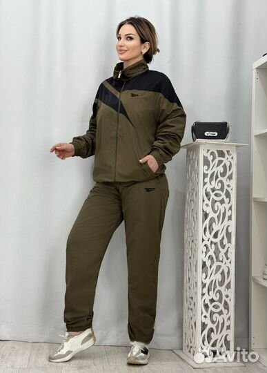 Спортивный костюм женский