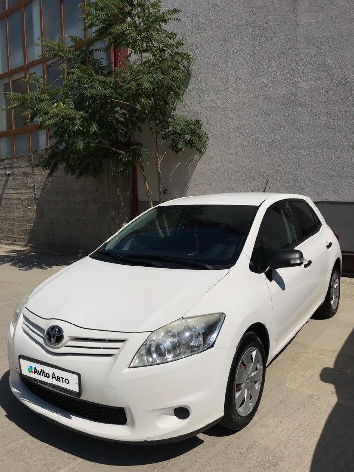 Toyota Auris: фото из отзыва