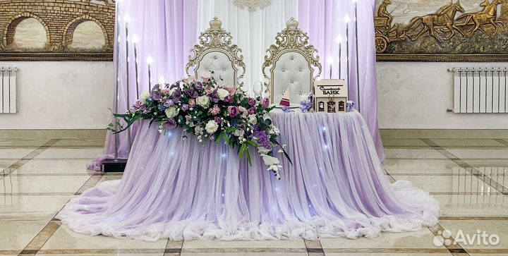 Цветочная композиция на президиум Гостевые столы