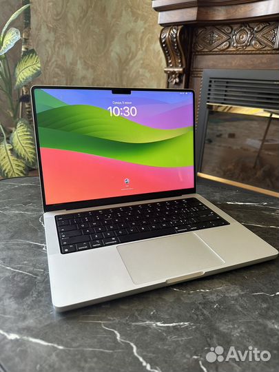 Apple MacBook Pro 14 (16GB 512GB)