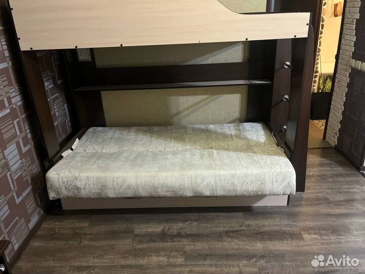 Двухъярусная кровать с диваном бу