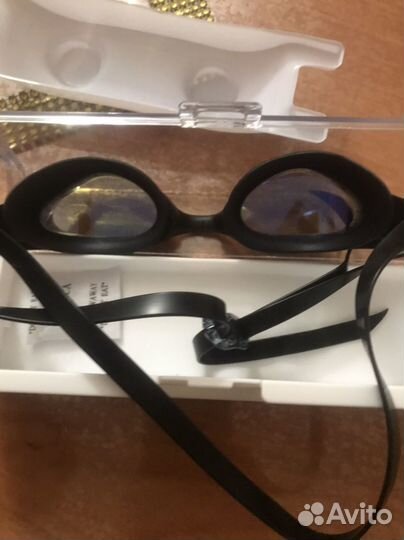 Очки для плавания