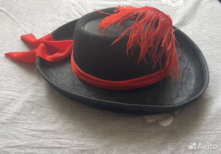 Шляпа маскарадная