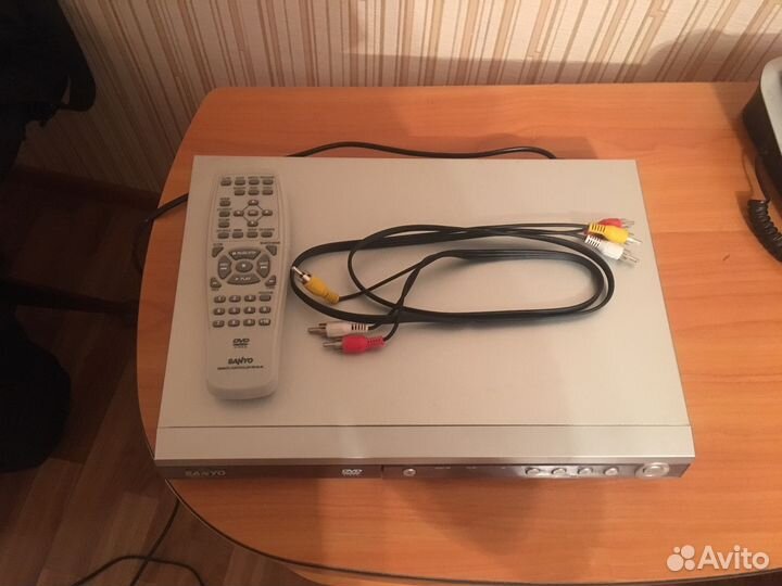 DVD плеер Sanyo