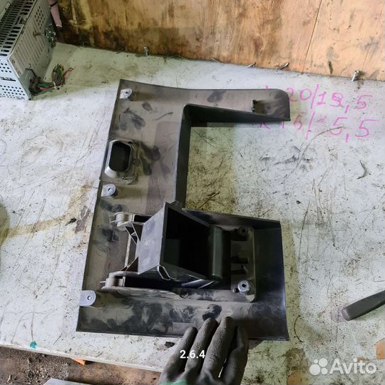 Бардачок водителя Ford fiesta mk5