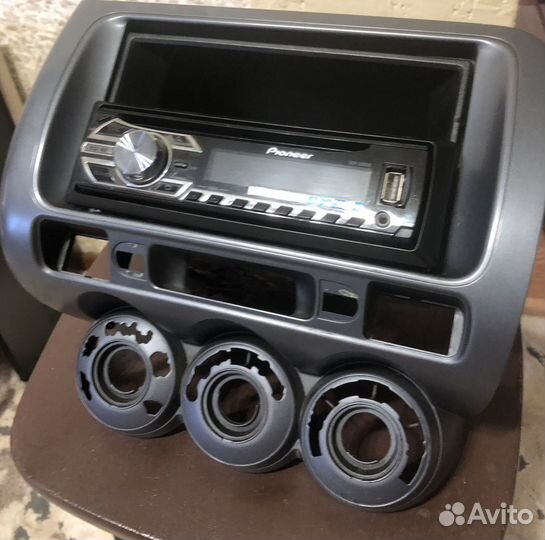 Рамка под магнитолу на хонду фит 2003 года