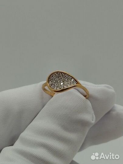 Кольцо с синтетическим камнем Золото