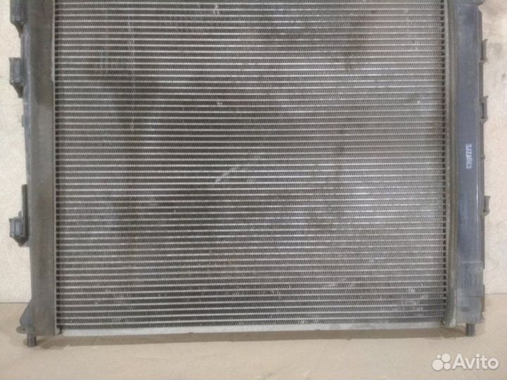 Радиатор охлаждения двигателя Kia Sportage III 2.0