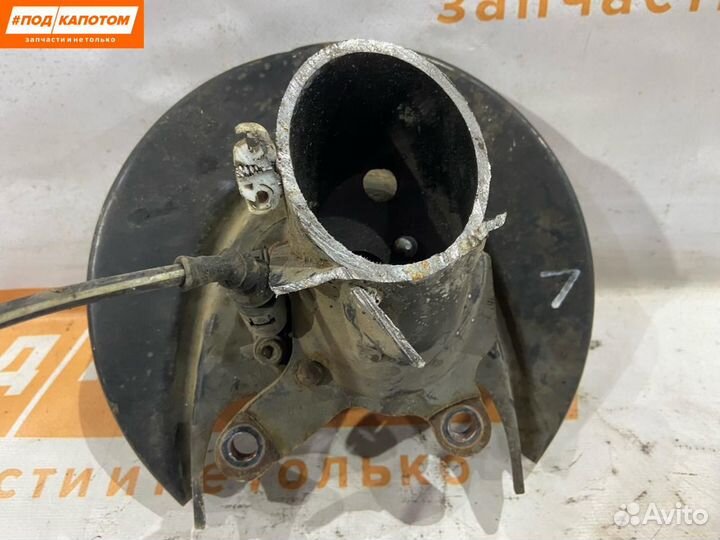 Кулак задний левый Volkswagen Polo 5 2012