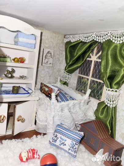 Кукольный дом с мебельюи освещением