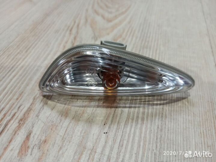 Повторитель поворотника в Крыло в Зеркало Kia pica