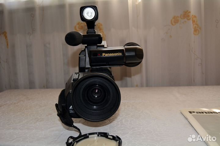 Видеокамера Panasonic 3000