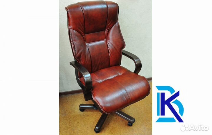 Офисное кресло 