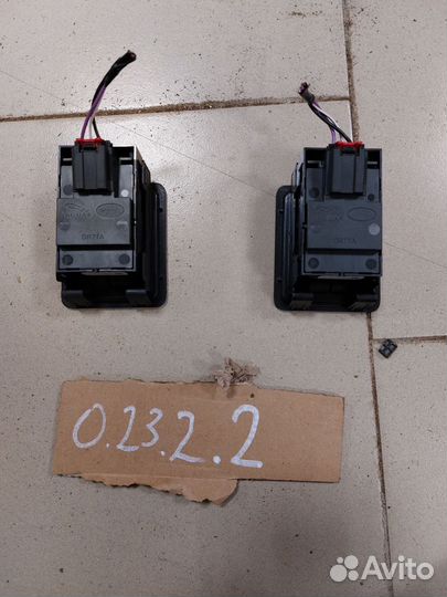 Кнопка складывания сидений Land Rover Discovery 5