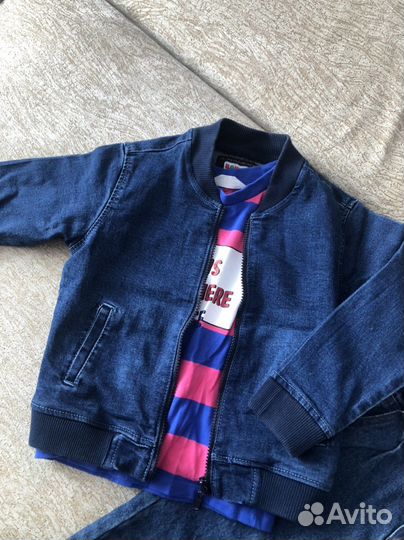 Джинсы, пиджак, футболка, толстовка