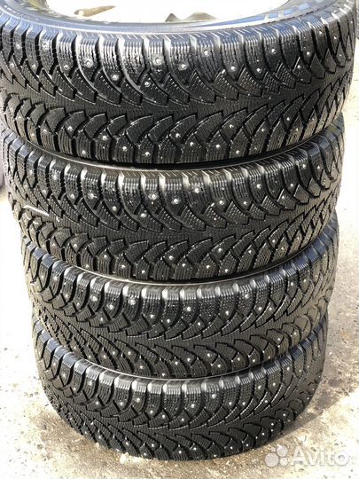 Nokian Tyres Hakkapeliitta 4 215/65 R16 102T