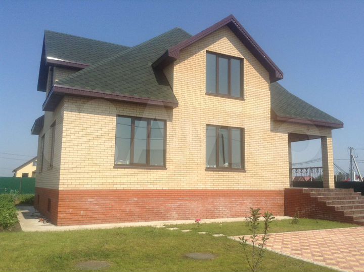 Коттедж 247,3 м² на участке 10 сот.