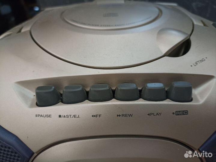 Кассетный магнитофон LG