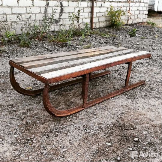 Старинные сани, Серп, Счёты СССР реквизит