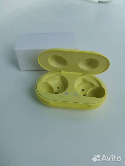 Samsung SM-R170 кейс без наушников