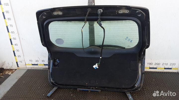 Крышка багажника toyota avensis T27 2009