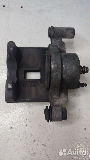 Суппорт передний правый Mazda GJ6A-33-61XB