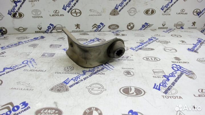 Кронштейн радиатора правый верхний Renault Sandero