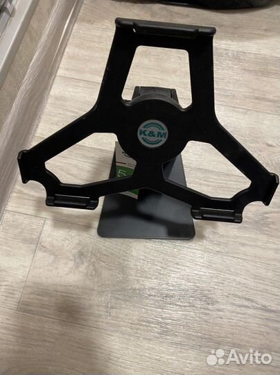 Подставка для планшета металл K&M