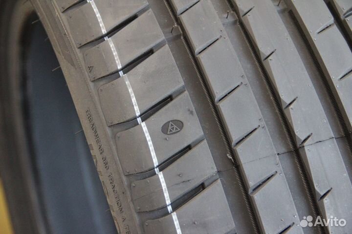 Triangle EffeXSport TH202 235/40 R19