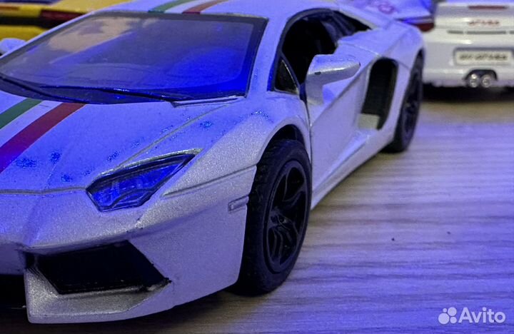 Машинки игрушечные коллекционные