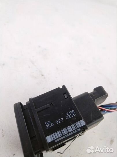 Кнопка фиксатора стояночного тормоза фольксваген