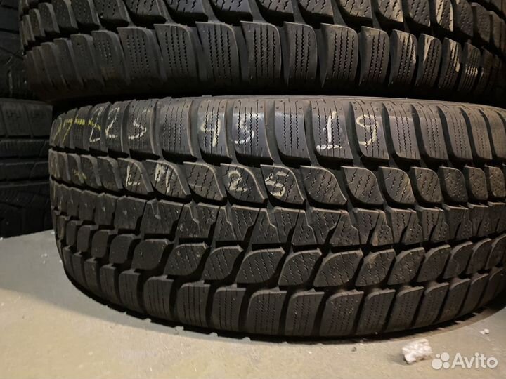 Bridgestone Blizzak LM-25 225/45 R19