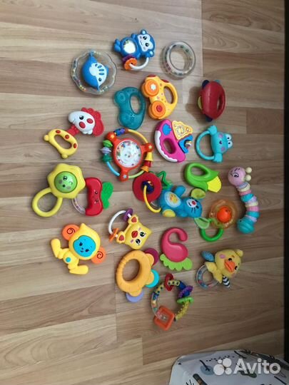 Детские игрушки погремушки