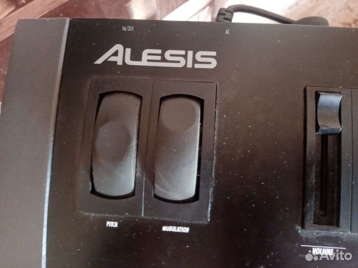 Синтезатор alesis qs6.1