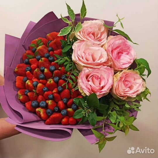 Букеты из клубники,фруктов,орехов и сухофруктов