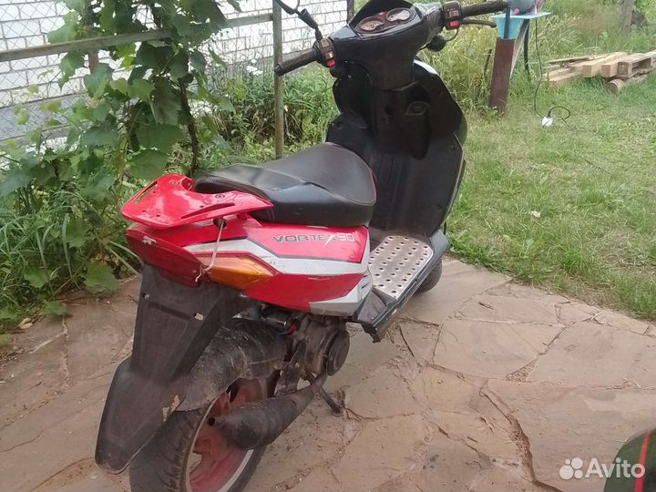 Скутер stels vortex 50