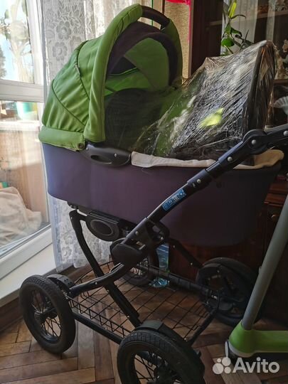 Продаётся коляска+стульчик для кормления