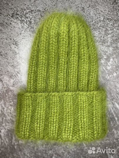 Зимняя шапка женская